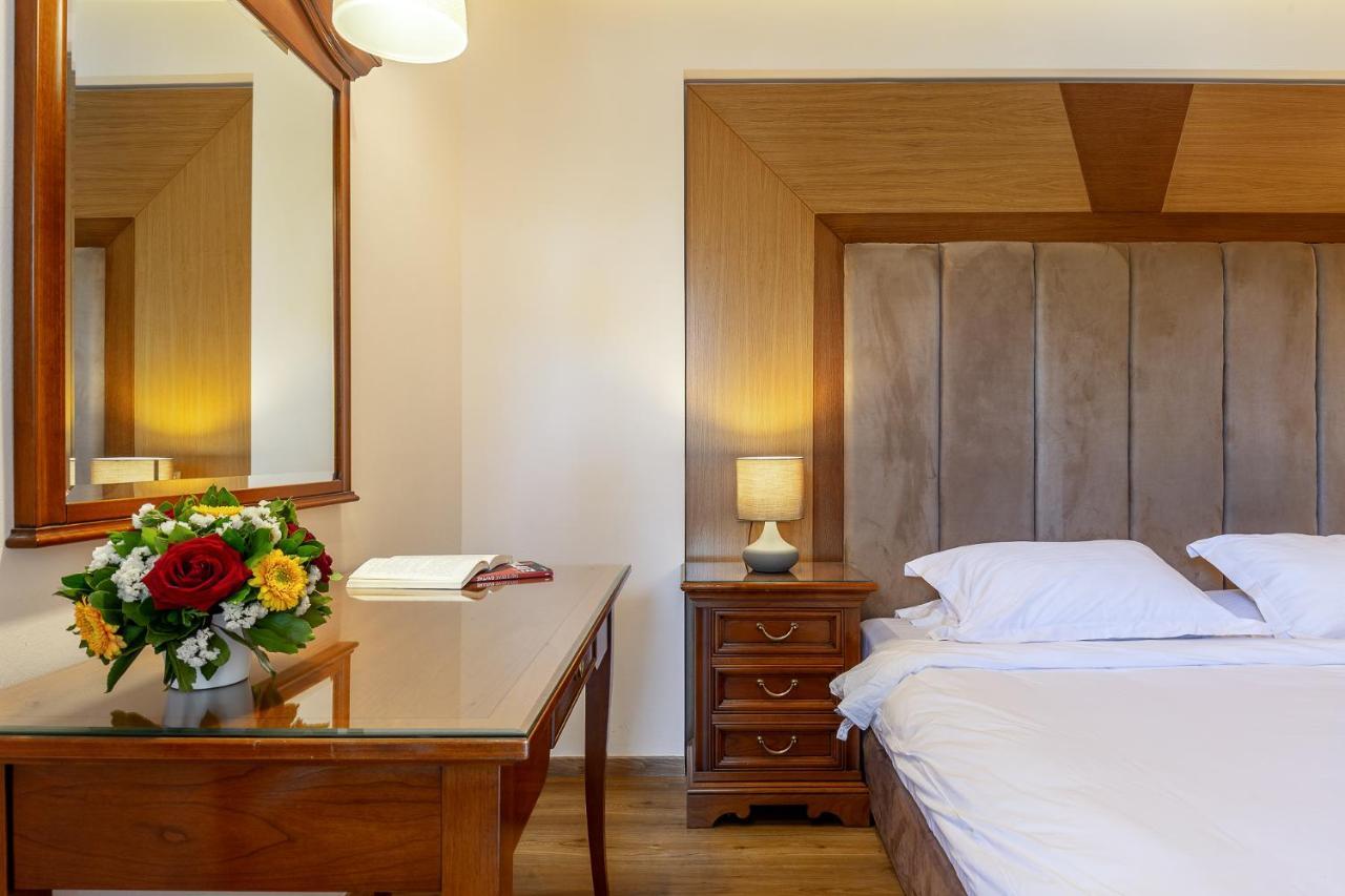 Hotel Oasis Athens