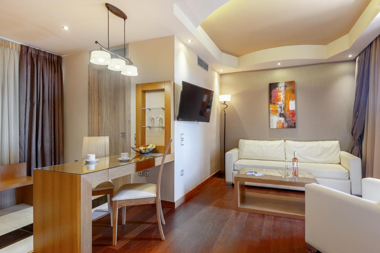Oasis Hotel 4*