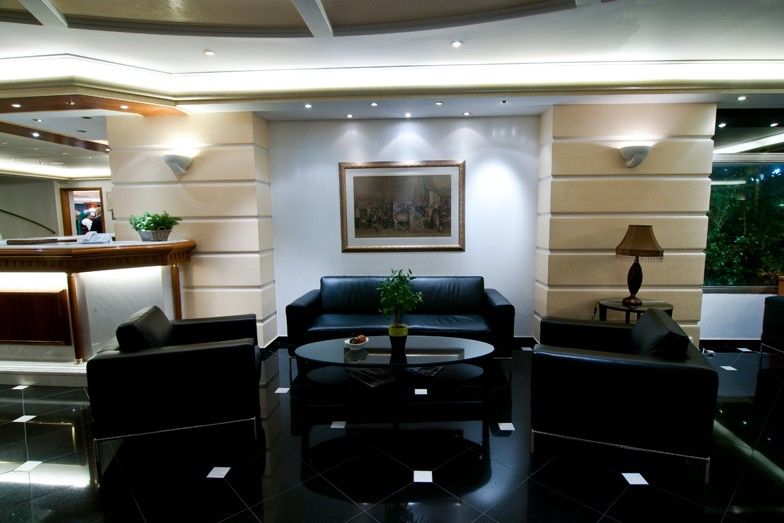 Oasis Hotel 4*